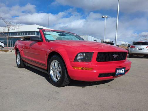 2007 Ford Mustang Deluxe