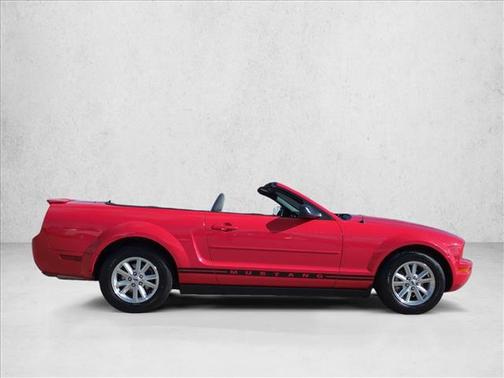 2007 Ford Mustang Deluxe