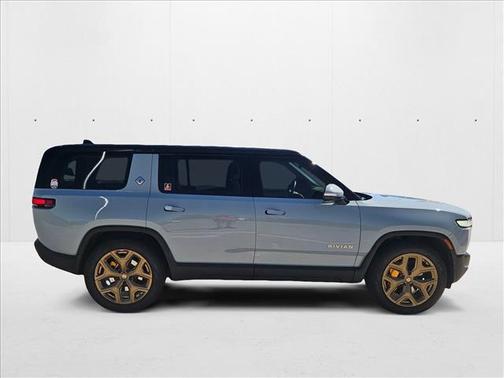 2023 Rivian R1S Adventure