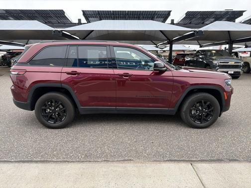 2024 Jeep Grand Cherokee Altitude