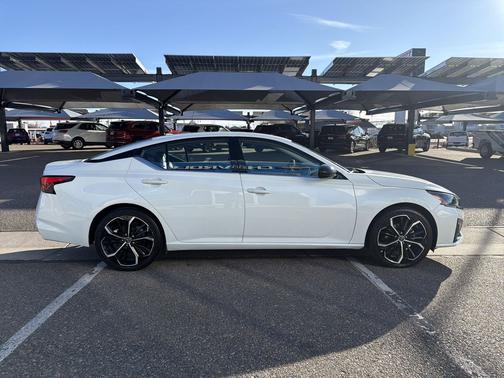 2024 Nissan Altima SR FWD