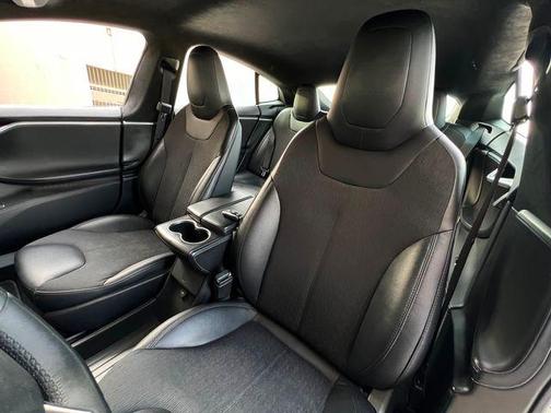 2016 Tesla Model S 85D