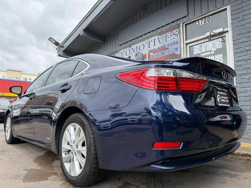 Blue 2014 Lexus ES 300h Base