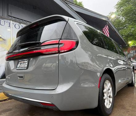 Gray 2022 Chrysler Pacifica Touring L