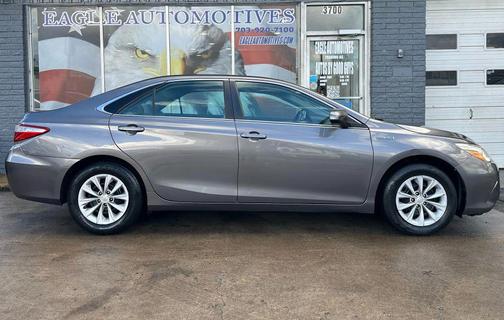 2016 Toyota Camry Hybrid LE
