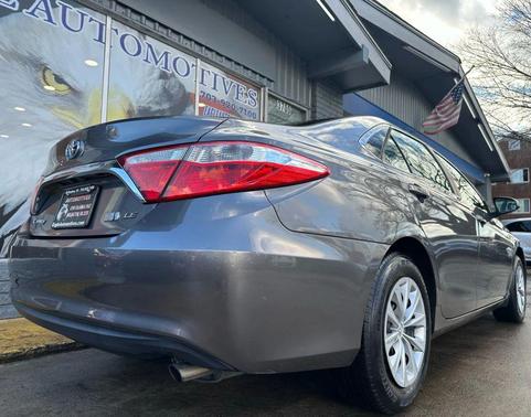 2016 Toyota Camry Hybrid LE