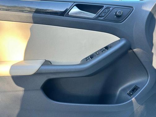 2016 Volkswagen Jetta 1.8T SEL