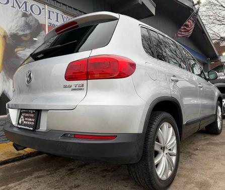 2012 Volkswagen Tiguan 2.0T SE 4MOTION