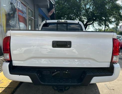 2017 Toyota Tacoma SR
