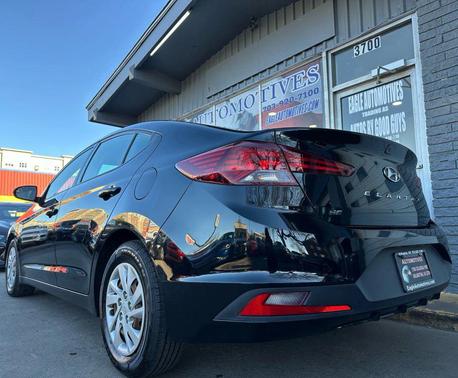 2020 Hyundai ELANTRA SE