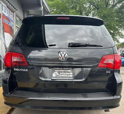 Black 2011 Volkswagen Routan SE