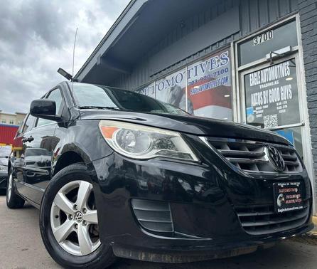 Black 2011 Volkswagen Routan SE