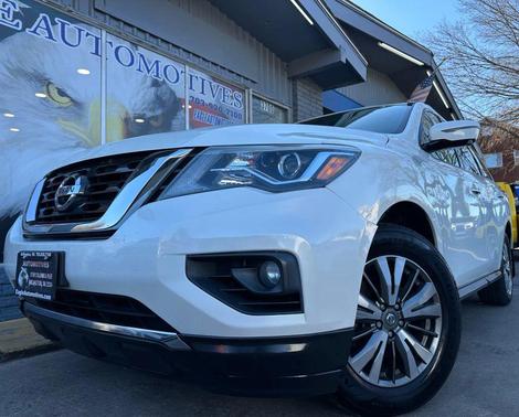 2017 Nissan Pathfinder SL
