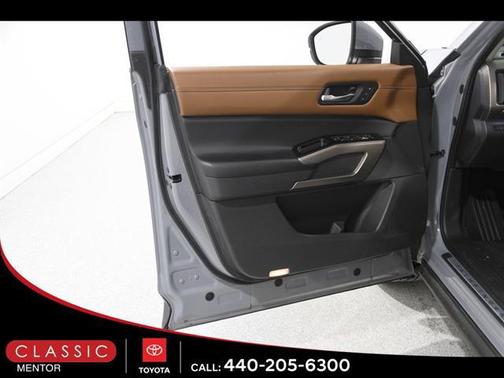 2022 Nissan Pathfinder Platinum 4WD