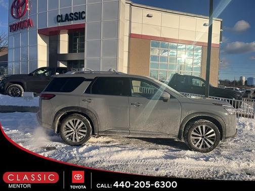 2022 Nissan Pathfinder Platinum 4WD