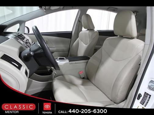 2013 Toyota Prius v Five