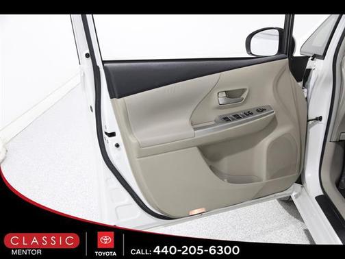 2013 Toyota Prius v Five