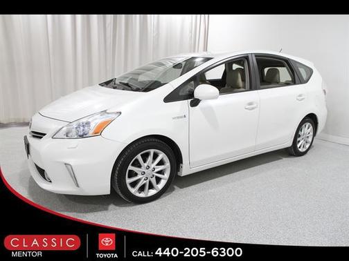 2013 Toyota Prius v Five