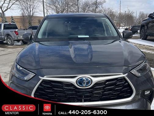 2024 Toyota Highlander Hybrid LE