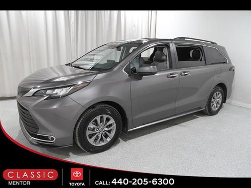 2023 Toyota Sienna XLE
