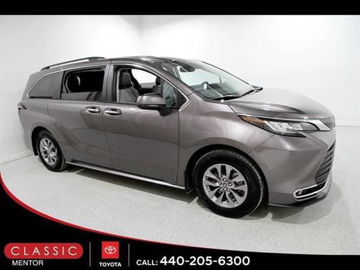 2023 Toyota Sienna XLE
