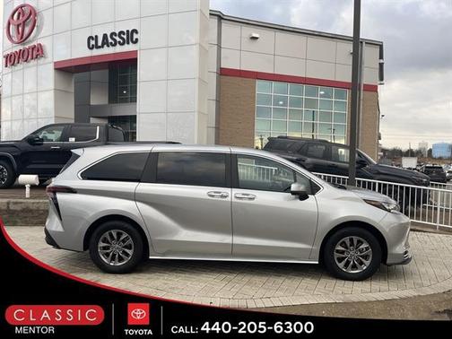 2024 Toyota Sienna XLE