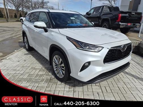2026 Toyota Highlander Hybrid Platinum