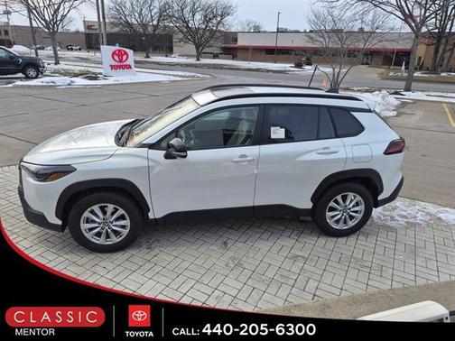 2026 Toyota Corolla Cross LE