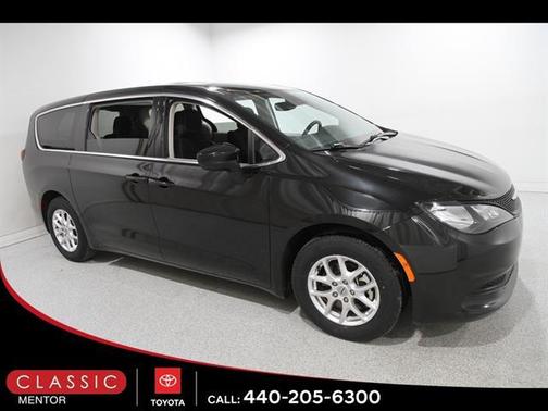 2023 Chrysler Voyager LX