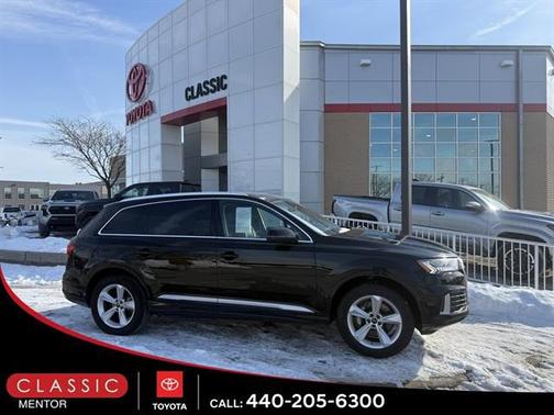 2024 Audi Q7 45 Premium Plus