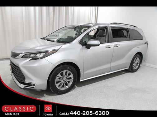 2024 Toyota Sienna XLE