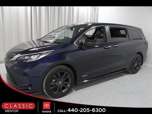 2021 Toyota Sienna XSE 7 Passenger