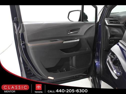 2021 Toyota Sienna XSE 7 Passenger