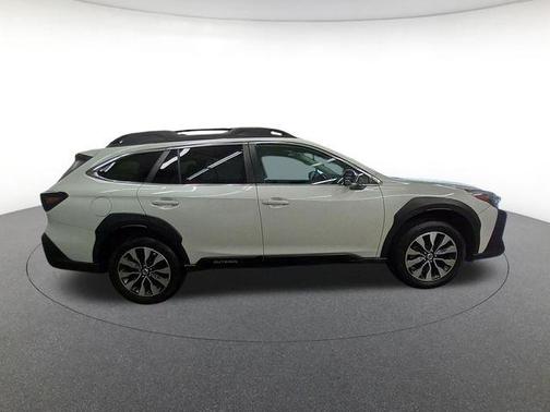 Crystal White Pearl 2024 Subaru Outback Limited