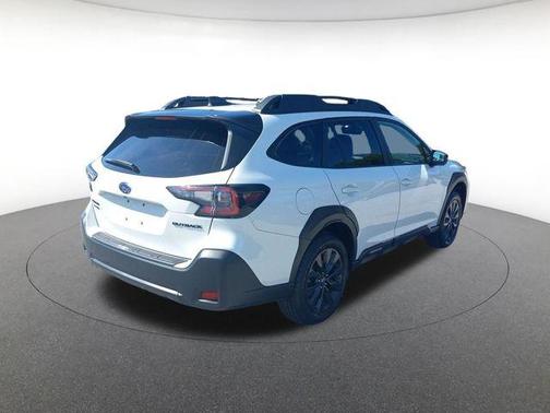 Crystal White Pearl 2024 Subaru Outback Onyx Edition