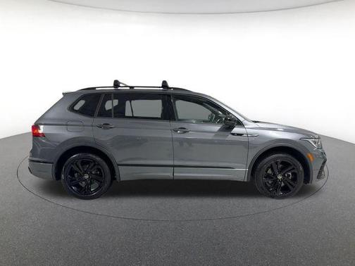 Platinum Gray Metallic 2023 Volkswagen Tiguan 2.0T SE R-Line Black 4MOTION