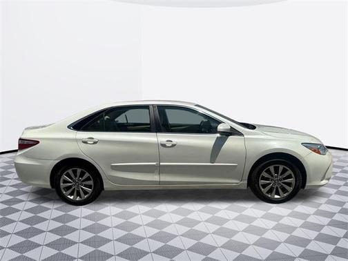 2017 Toyota Camry XLE