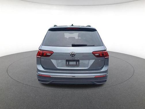 Platinum Gray Metallic 2023 Volkswagen Tiguan 2.0T SE 4MOTION