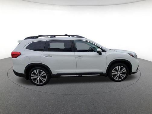 Crystal White Pearl 2022 Subaru Ascent Limited 7-Passenger