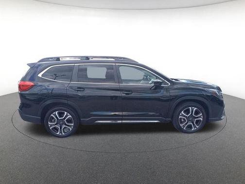Crystal Black Silica 2024 Subaru Ascent Limited 8-Passenger
