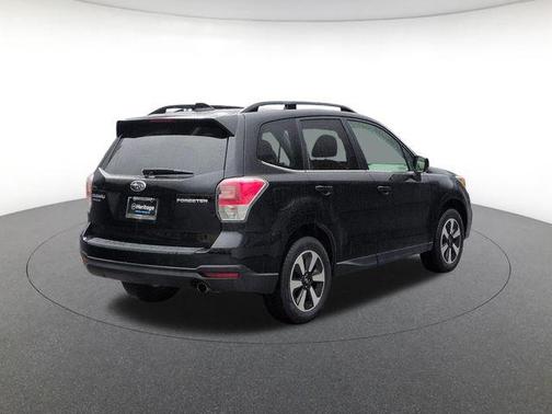 Crystal Black Silica 2017 Subaru Forester 2.5i Limited