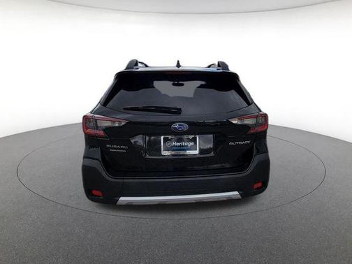 Crystal Black Silica 2024 Subaru Outback Limited