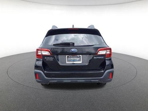 Crystal Black Silica 2018 Subaru Outback 2.5i Premium