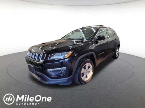 Diamond Black Crystal Pearlcoat 2018 Jeep Compass Latitude