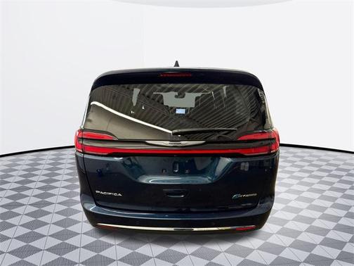 2022 Chrysler Pacifica Hybrid Limited