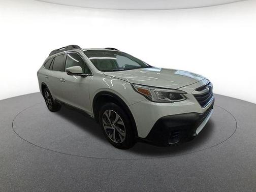 Crystal White Pearl 2020 Subaru Outback Limited
