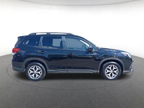 Crystal Black Silica 2023 Subaru Forester Premium