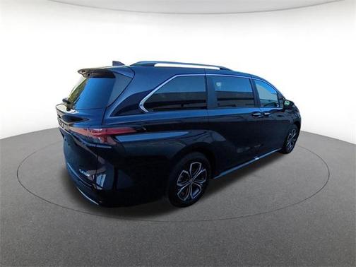 2025 Toyota Sienna Platinum 7 Passenger