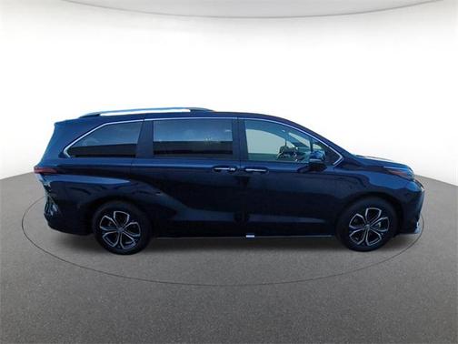 2025 Toyota Sienna Platinum 7 Passenger
