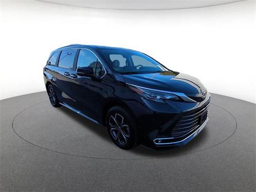 2025 Toyota Sienna Platinum 7 Passenger